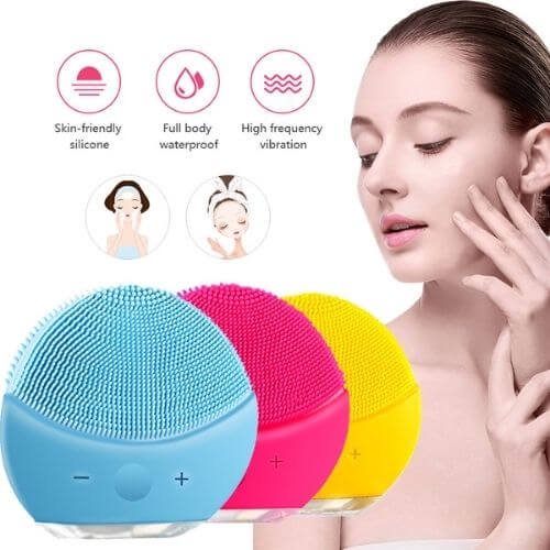 Cleansing and exfoliating facial brush for deep cleansing, designed to remove dirt, oil, and dead skin cells, leaving your skin smooth, refreshed, and glowing.